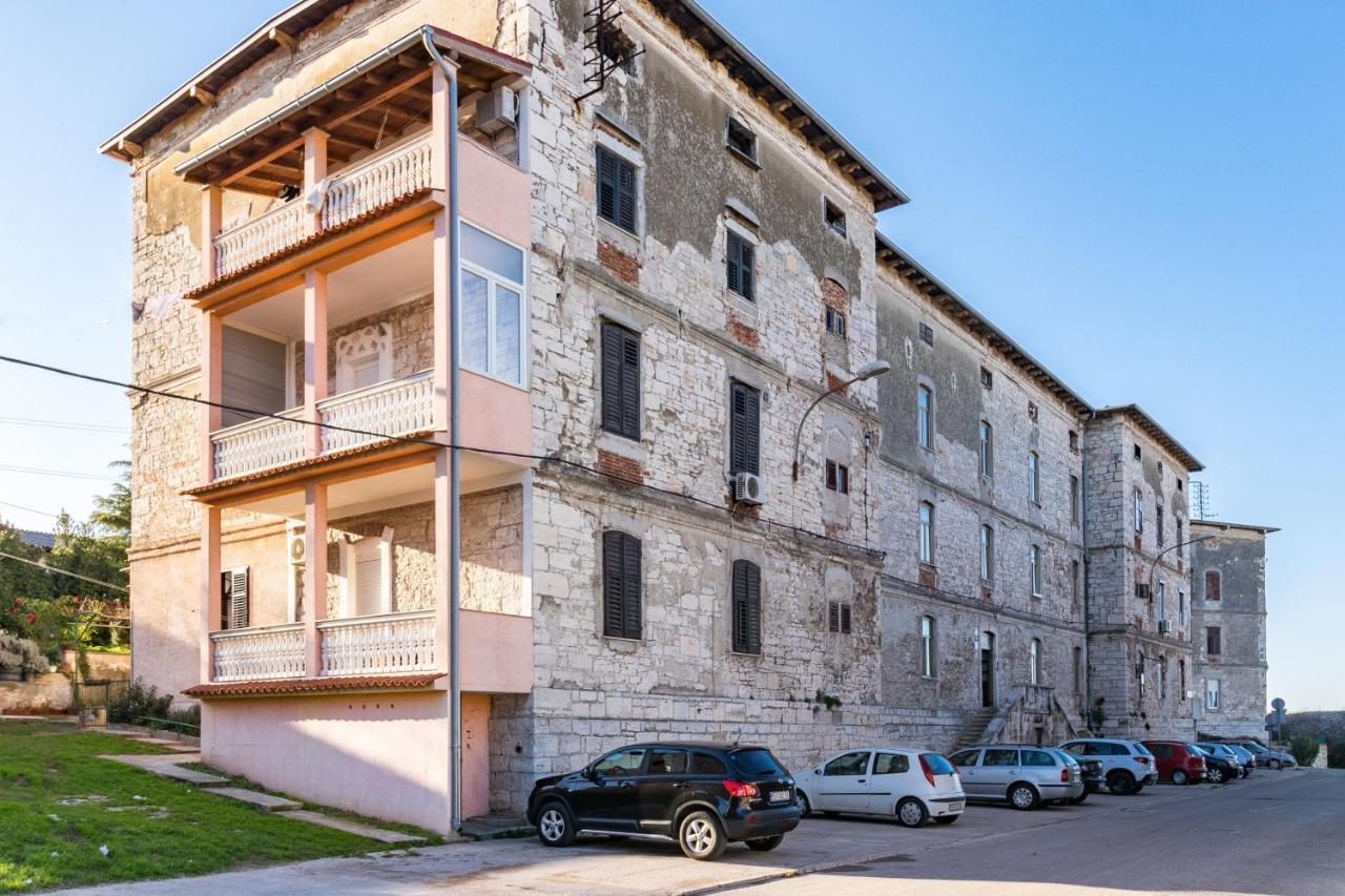 Apartman Lussi Pula Exterior photo