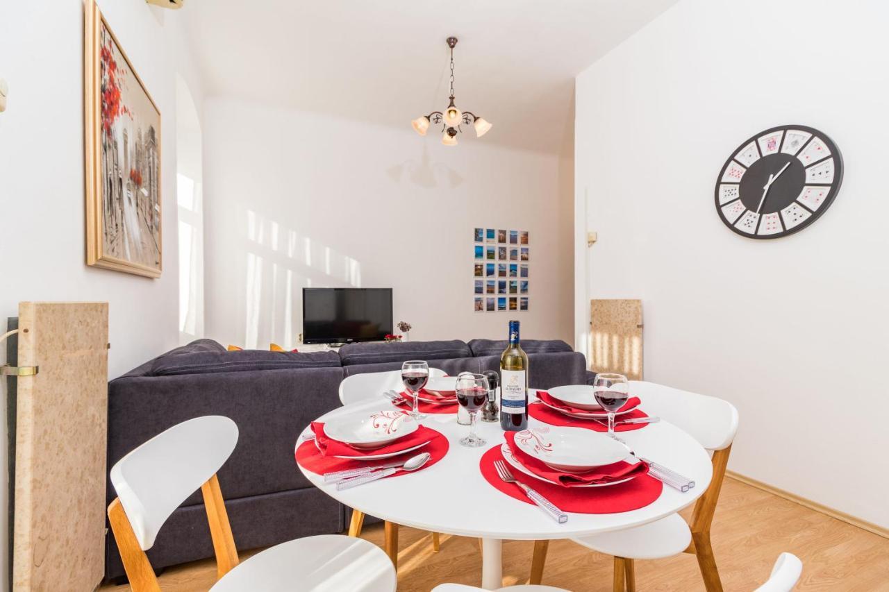 Apartman Lussi Pula Exterior photo