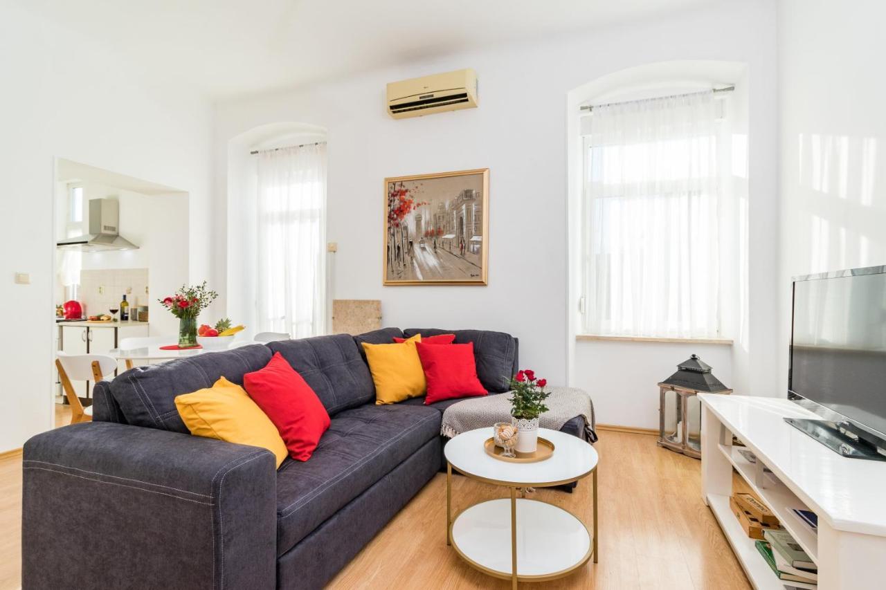 Apartman Lussi Pula Exterior photo
